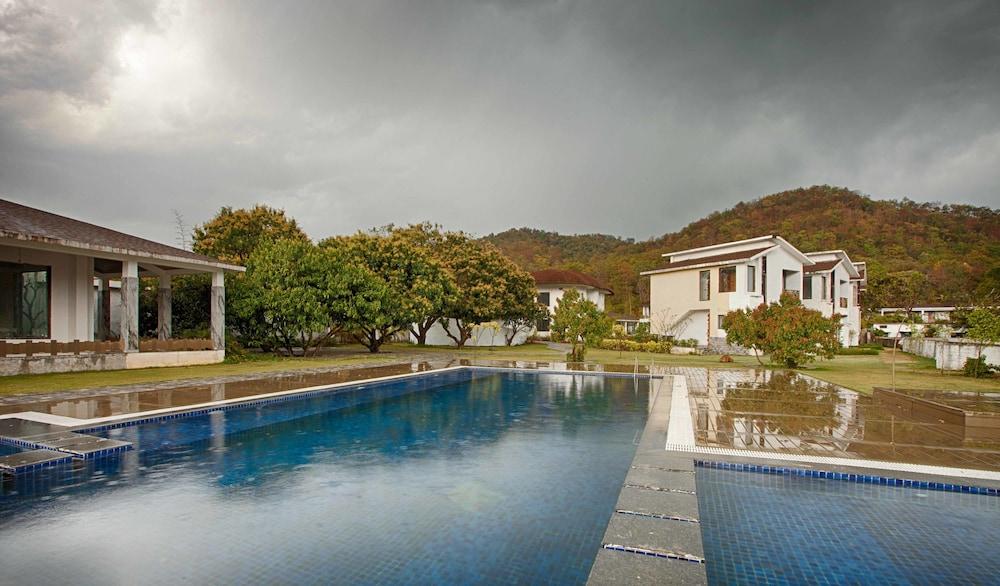 Lemon Tree Premier, Corbett Hotel Rámnagar Kültér fotó
